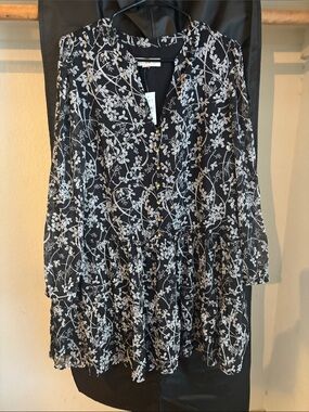purple snow brand dress NEW! Purple Snow Black Ruffle V-Neck Knee Length Dress Size Large